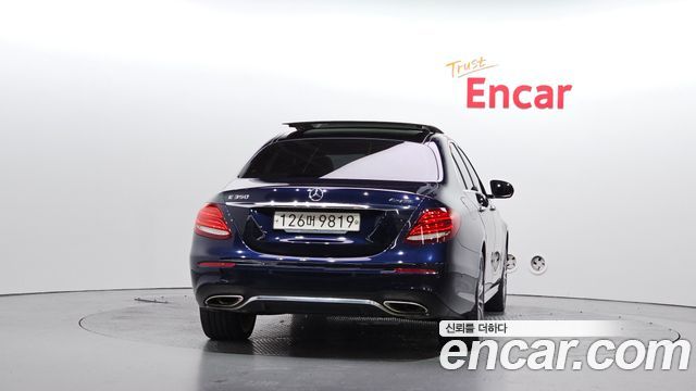 Mercedes-Benz E-Class из Кореи Encar
