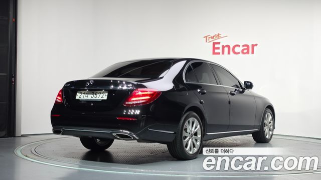 Mercedes-Benz E-Class из Кореи Encar