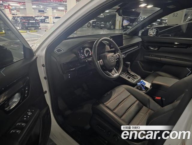 Honda CR-V 2.0 Hybrid Touring 4WD — пробег 33 751 км