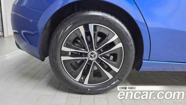 Mercedes-Benz A-Class A220 Hatchback — пробег 8 804 км — фото 5 из 5