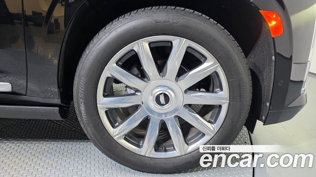 Cadillac Escalade 6.2 Premium Luxury Platinum — пробег 28 377 км