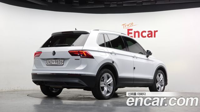 Volkswagen Tiguan 2.0 TDI 4Motion Prestige — пробег 56 992 км — фото 2 из 5