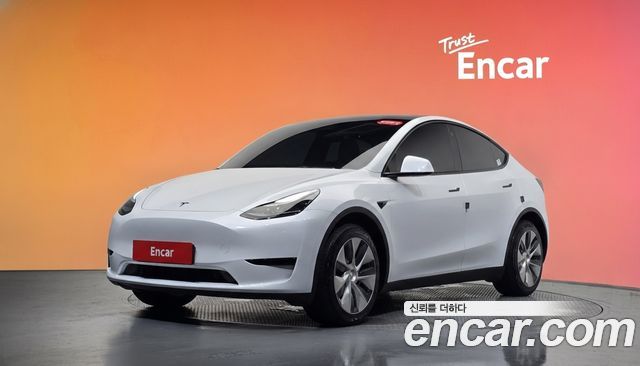 Tesla Model Y RWD — пробег 10 418 км — фото 1 из 5
