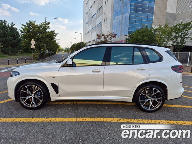 BMW X5 xDrive 40i M Sport — пробег 5 410 км — фото 5 из 5