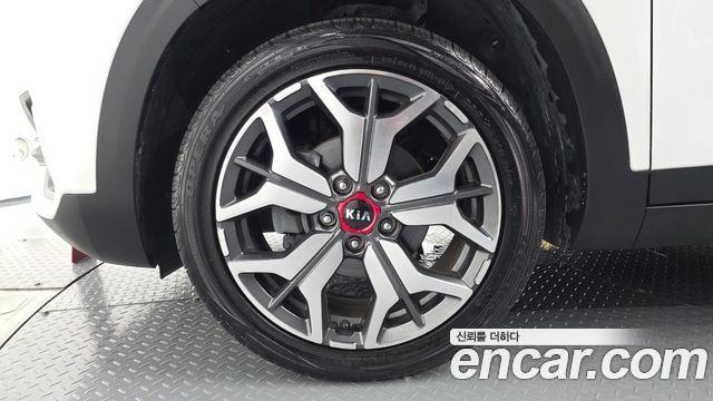 Kia Seltos из Кореи Encar