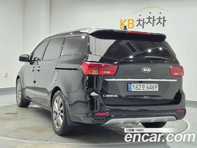 Kia Carnival из Кореи Encar