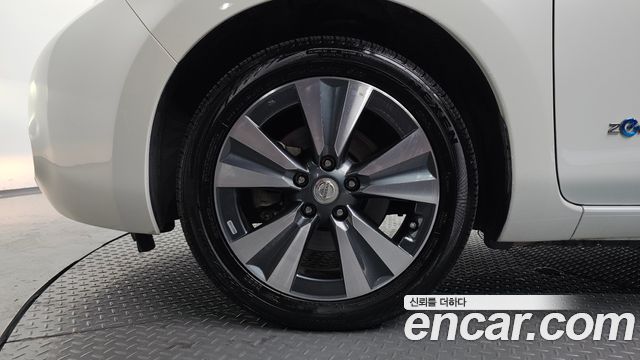 Nissan Leaf из Кореи Encar