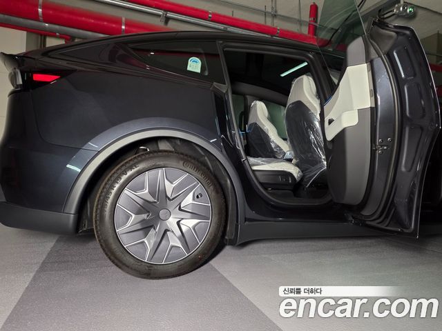 Tesla Model Y L Long Range AWD — пробег 9 км — фото 5 из 5