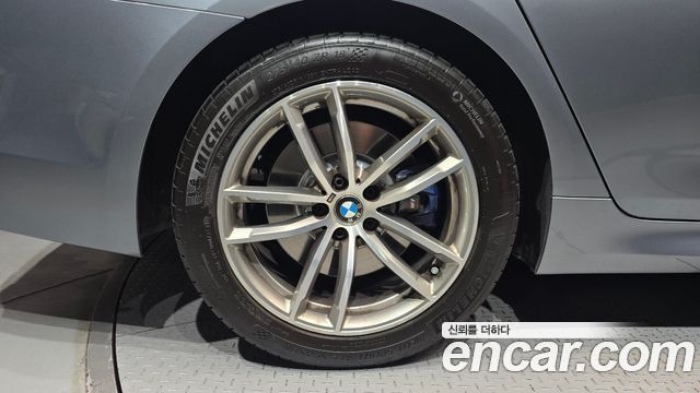 BMW 5-Series 530i xDrive M Sport Package Plus — пробег 70 378 км — фото 5 из 5
