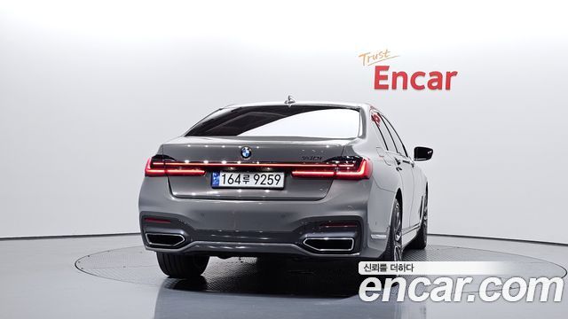 BMW 7-Series 740i M Sport — пробег 72 434 км — фото 4 из 5