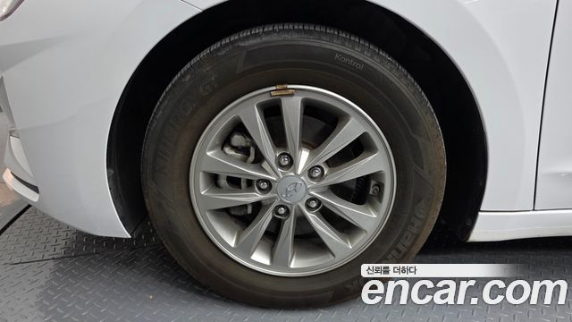 Hyundai AVANTE 1.6 Smart — пробег 46 995 км — фото 5 из 5