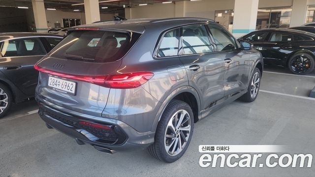 Audi Q5 45 TFSI Quattro S line — пробег 500 км — фото 2 из 5
