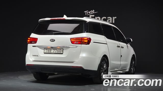 Kia Carnival из Кореи Encar