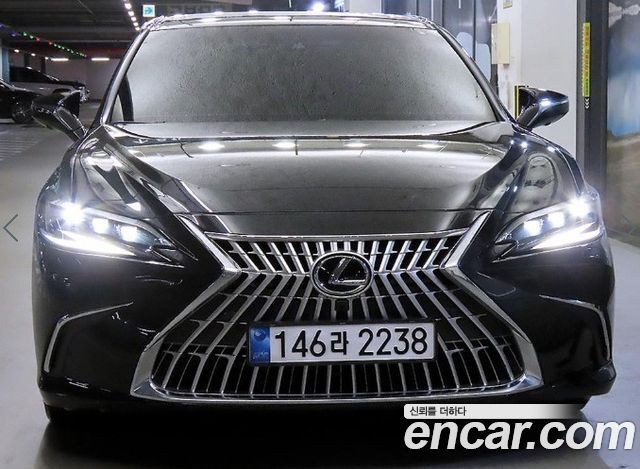 Lexus ES Executive — пробег 28 633 км — фото 2 из 5