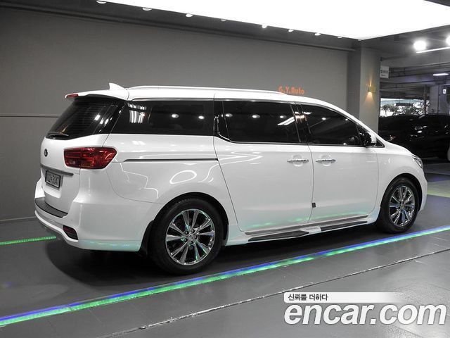 Kia Carnival из Кореи Encar