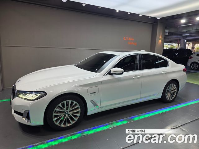 BMW 5-Series 530e Luxury — пробег 39 499 км — фото 1 из 5
