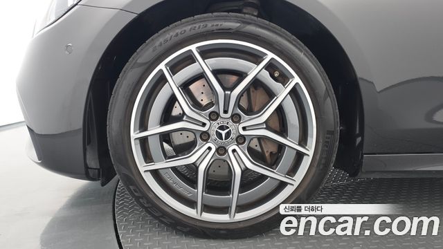 Mercedes-Benz E-Class E220d 4MATIC AMG Line — пробег 75 876 км — фото 5 из 5