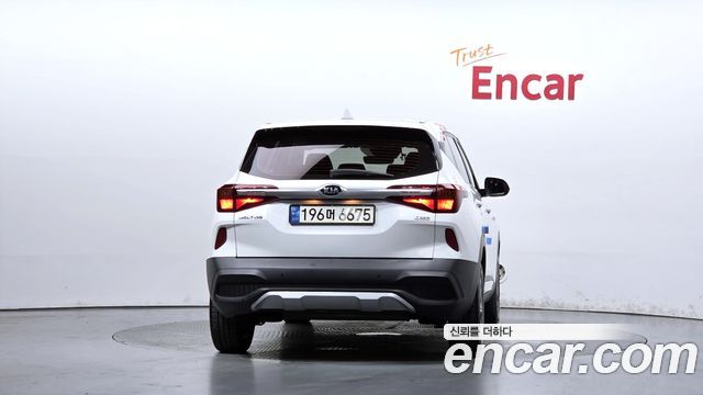 Kia Seltos из Кореи Encar