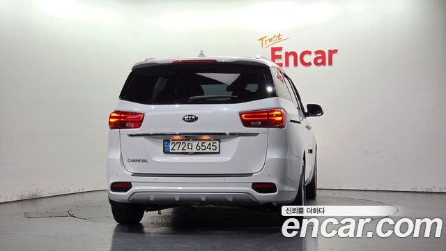 Kia Carnival из Кореи Encar