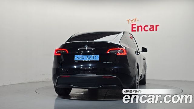 Tesla Model Y Long Range AWD — пробег 11 992 км — фото 4 из 5
