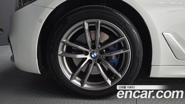 BMW 5-Series 530i xDrive M Sport Package Plus — пробег 102 687 км — фото 5 из 5