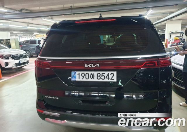 Kia Carnival Diesel 9-Seater Prestige — пробег 70 261 км — фото 3 из 5