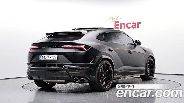 Lamborghini Urus из Кореи Encar