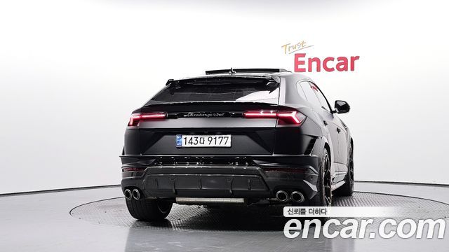 Lamborghini Urus из Кореи Encar