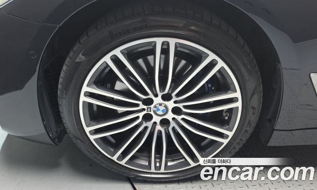 BMW 5-Series 530i xDrive M Sport Package Plus — пробег 114 968 км — фото 5 из 5