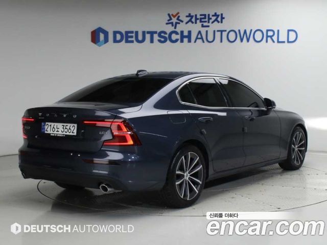 Volvo S60 B5 Momentum — пробег 63 780 км — фото 2 из 5