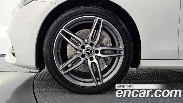Mercedes-Benz E-Class E300 4MATIC AMG Line — пробег 146 211 км — фото 5 из 5