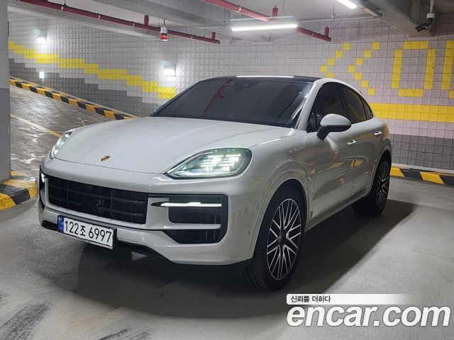 Porsche Cayenne 3.0 E-Hybrid Coupe — пробег 31 000 км — фото 2 из 5