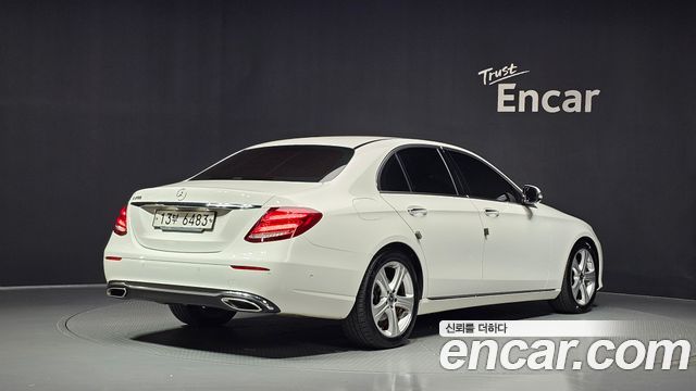 Mercedes-Benz E-Class из Кореи Encar