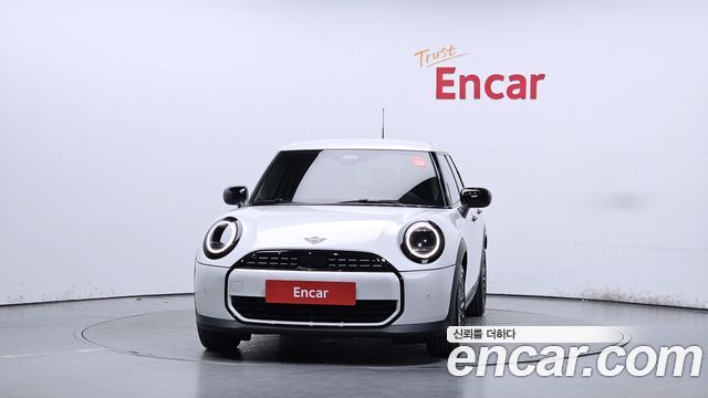 Mini Cooper 5Door Essential — пробег 9 133 км — фото 3 из 5