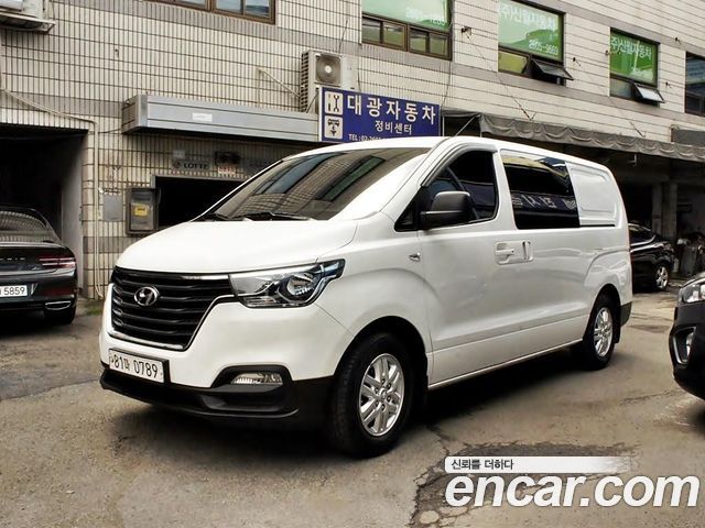 Hyundai Starex Van 5-Seater Style — пробег 134 214 км — фото 2 из 5