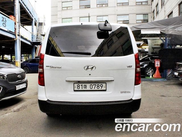 Hyundai Starex Van 5-Seater Style — пробег 134 214 км — фото 3 из 5