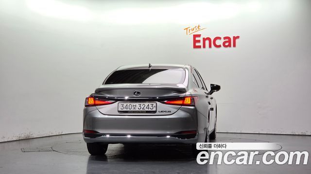Lexus ES Executive — пробег 129 231 км — фото 4 из 5
