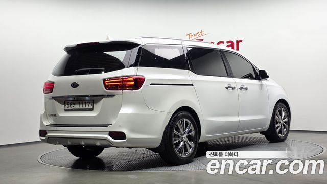 Kia Carnival из Кореи Encar