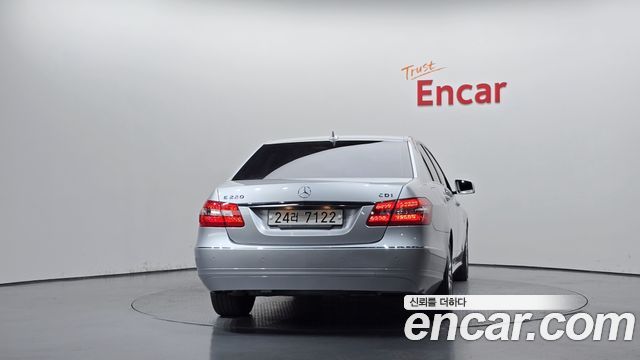 Mercedes-Benz E-Class E220 CDI Avantgarde — пробег 243 320 км — фото 4 из 5