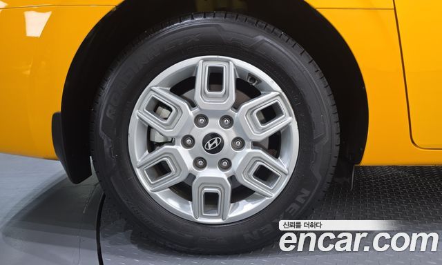 Hyundai Staria L3.5  Kinder Safety Car 15-Seater — пробег 40 538 км — фото 5 из 5