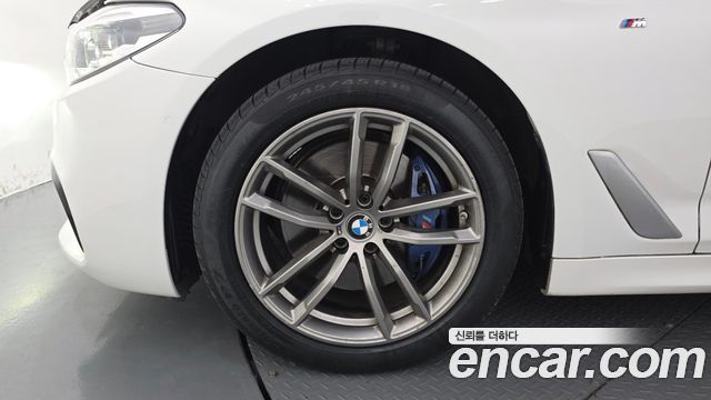 BMW 5-Series 530i xDrive M Sport Package Plus — пробег 132 708 км — фото 5 из 5