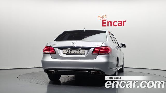 Mercedes-Benz E-Class E220 Bluetec Avantgarde — пробег 82 681 км — фото 4 из 5
