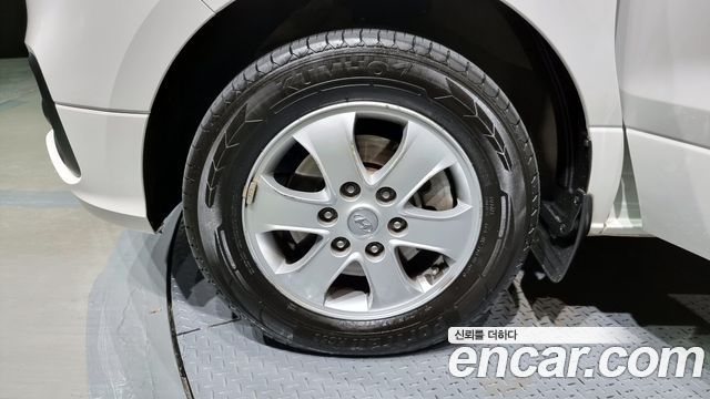 Hyundai Starex 4WD Wagon 11-Seater Smart — пробег 99 161 км