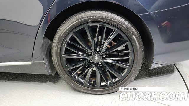 Hyundai Grandeur 2.4 Premium Special — пробег 214 217 км