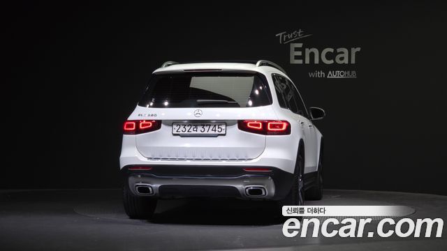 Mercedes-Benz GLB-Class GLB220 — пробег 76 990 км