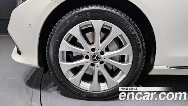 Mercedes-Benz E-Class E300 4MATIC Exclusive — пробег 40 604 км