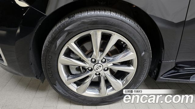 Kia Carnival 7-Seater Limousine VIP — пробег 76 636 км