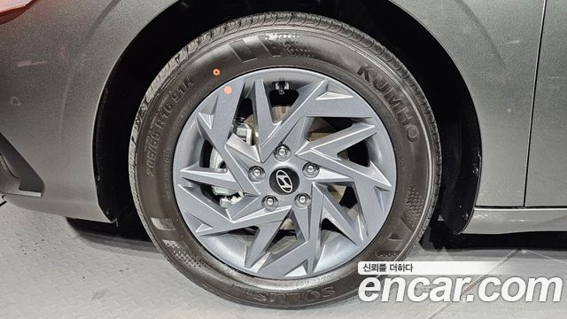 Hyundai AVANTE 1.6 Modern — пробег 191 км
