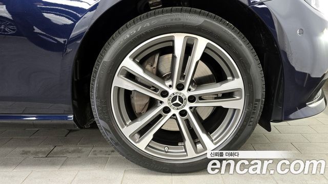 Mercedes-Benz E-Class E350 4MATIC Avantgarde — пробег 25 398 км