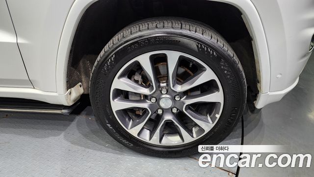 Jeep Cherokee 3.0 Diesel Overland WK2 — пробег 127 747 км — фото 5 из 5